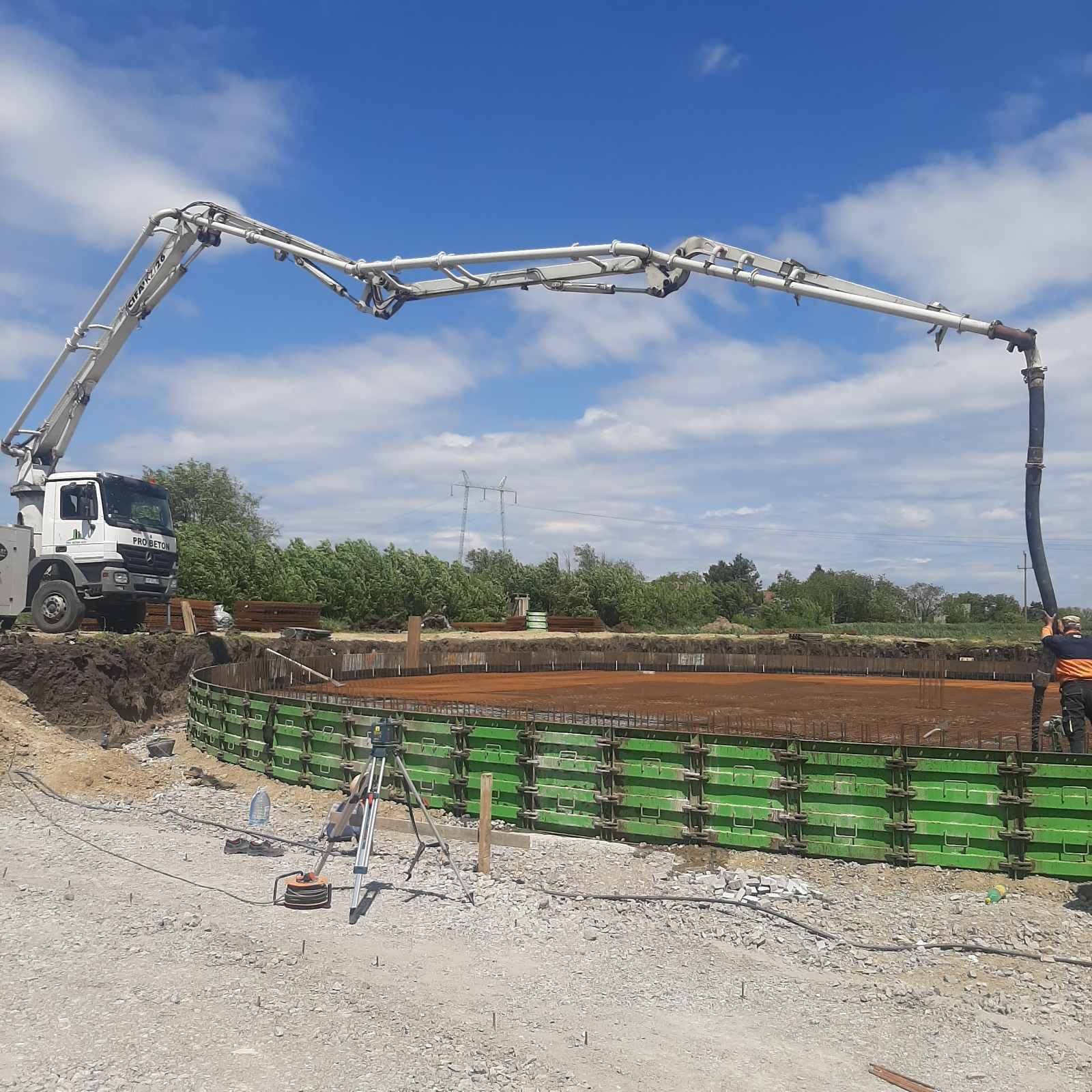 Betoniranje temeljne ploče kružnog spremnika – drugi kadar – BPS Alter Biogas Toma