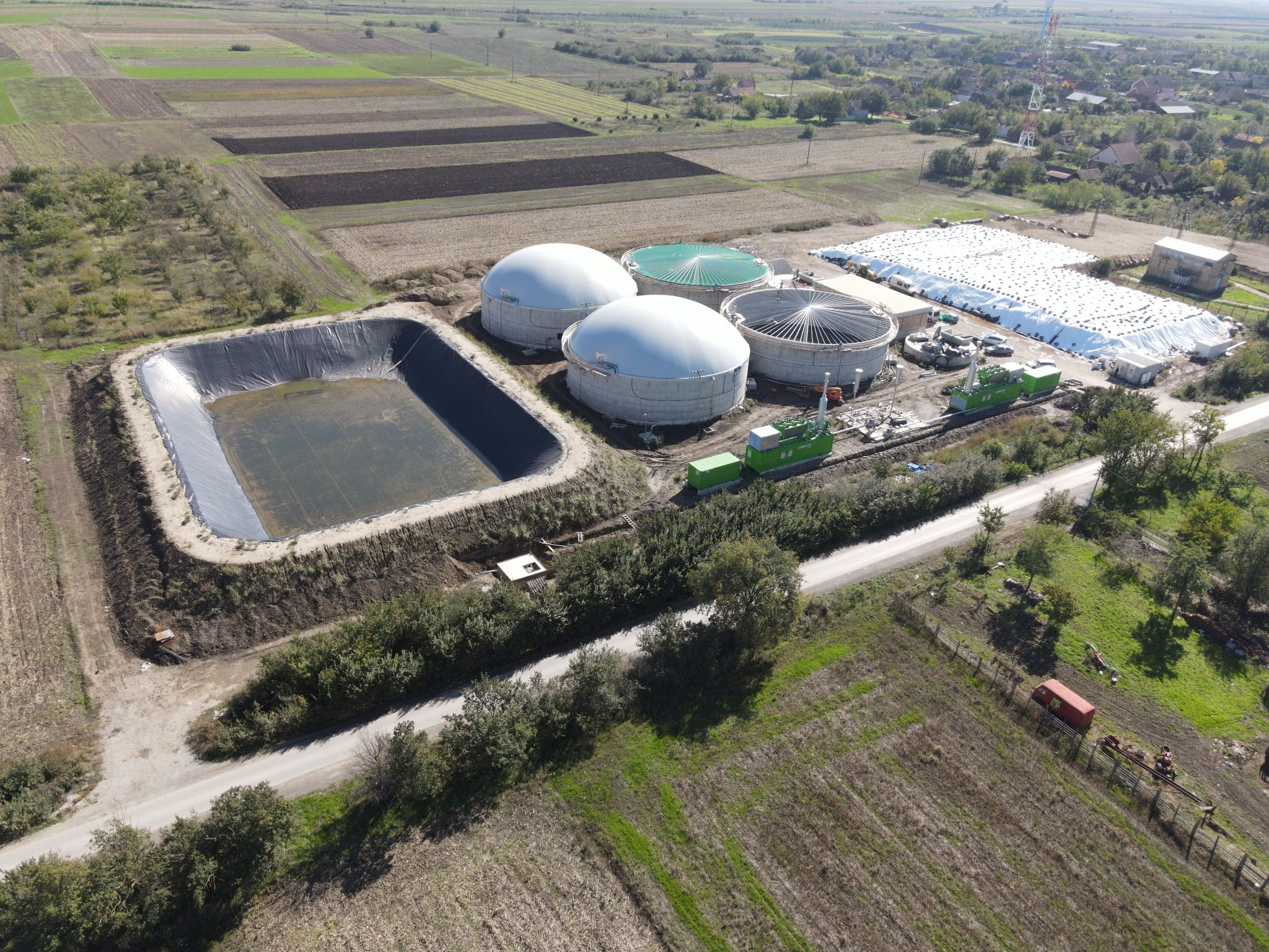Zračni pogled na završeno postrojenje s lagunom – BPS Alter Biogas Toma