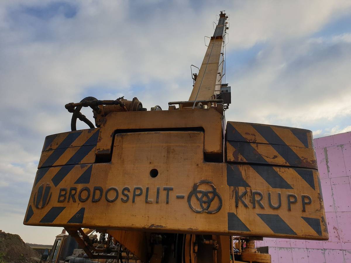 Autodizalica pri montaži opreme – BPS Bašaid