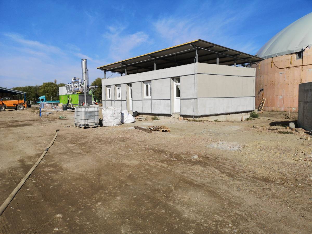 Upravna zgrada i CHP modul u pozadini – BPS Melenci