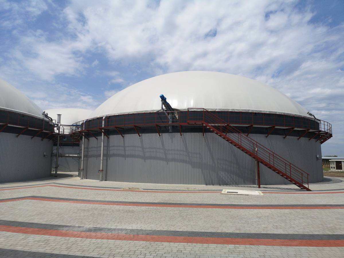 Završeni fermentor s vanjskim stubištem – BPS Vinex