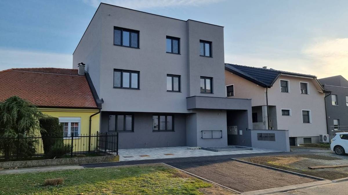 Stambena zgrada s tri stambene jedinice – Osijek, naslovna fotografija