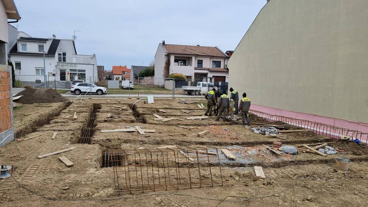 Iskop temeljnih traka – Stambena zgrada s tri stambene jedinice Osijek
