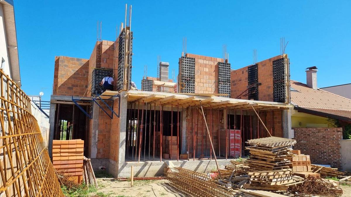Zidanje i oplata nosivih elemenata – Stambena zgrada s tri stambene jedinice Osijek