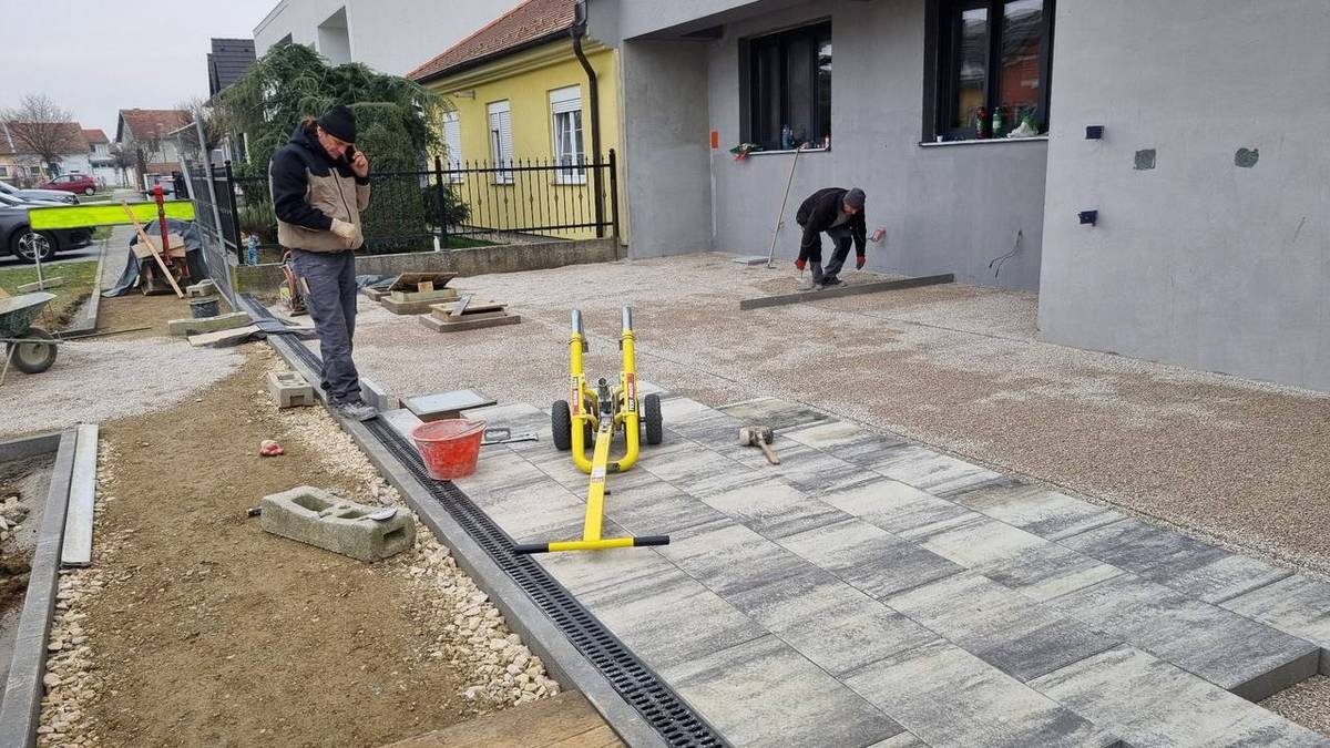 Opločenje i završni vanjski radovi – Stambena zgrada s tri stambene jedinice Osijek